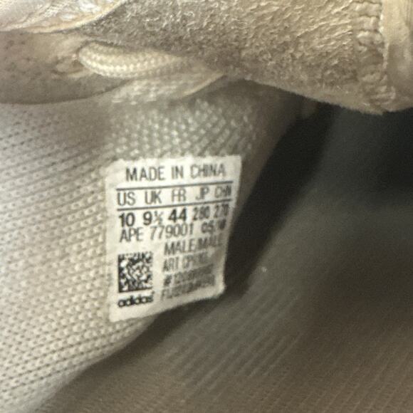 LOT 2 PAIRS OF YEEZY SNEAKERS Size 9.5 and 10 - Picture 9 of 11